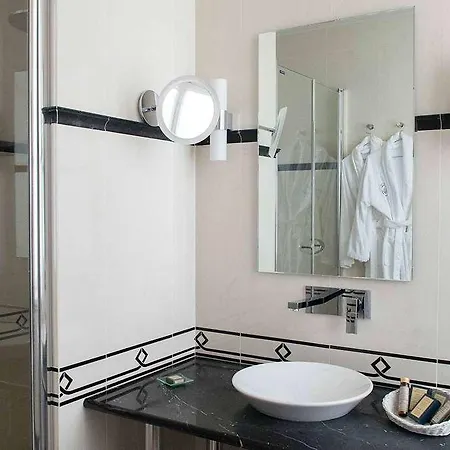 Le Clos De Bourgogne 4*